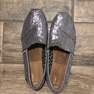 Toms Shoes